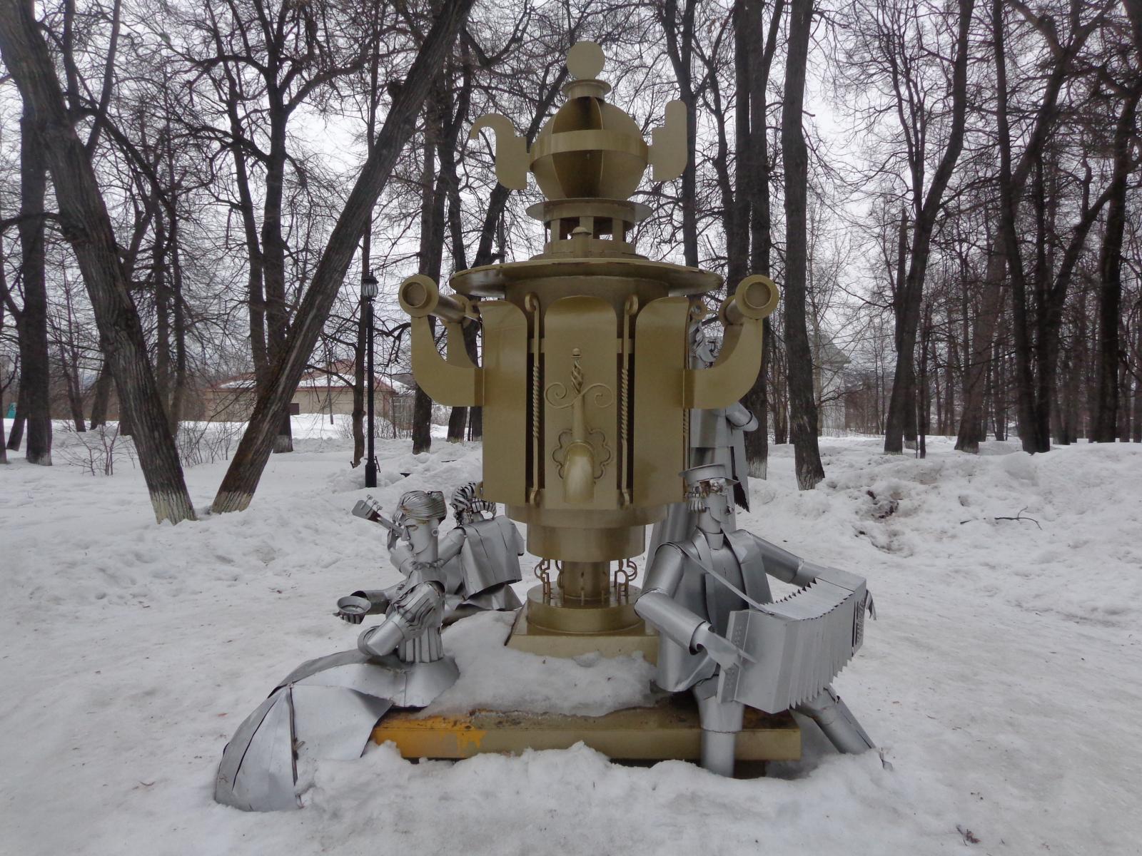 Суксунский самовар. Суксунский самовар памятник. Суксун Пермский край памятник самовару. Суксун Пермский край музей самовара. Памятник самовару в Суксуне.